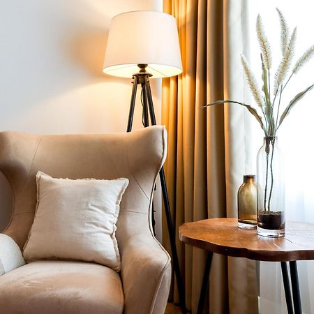 Nur 7 Gehminuten Zum Strand, Sehr Hochwertige Ferienwohnung Mit Terrasse In Ruhiger Lage, Inklusive Parkplatz Und Fahrradunterstellplatz Laesst Keine Wuensche Offen Scharbeutz Exteriör bild