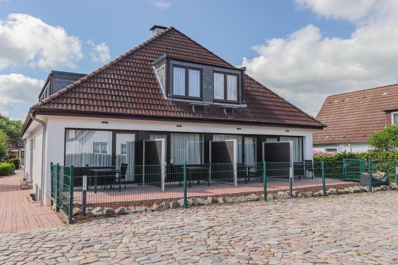 Nur 7 Gehminuten Zum Strand, Sehr Hochwertige Ferienwohnung Mit Terrasse In Ruhiger Lage, Inklusive Parkplatz Und Fahrradunterstellplatz Laesst Keine Wuensche Offen Scharbeutz Exteriör bild