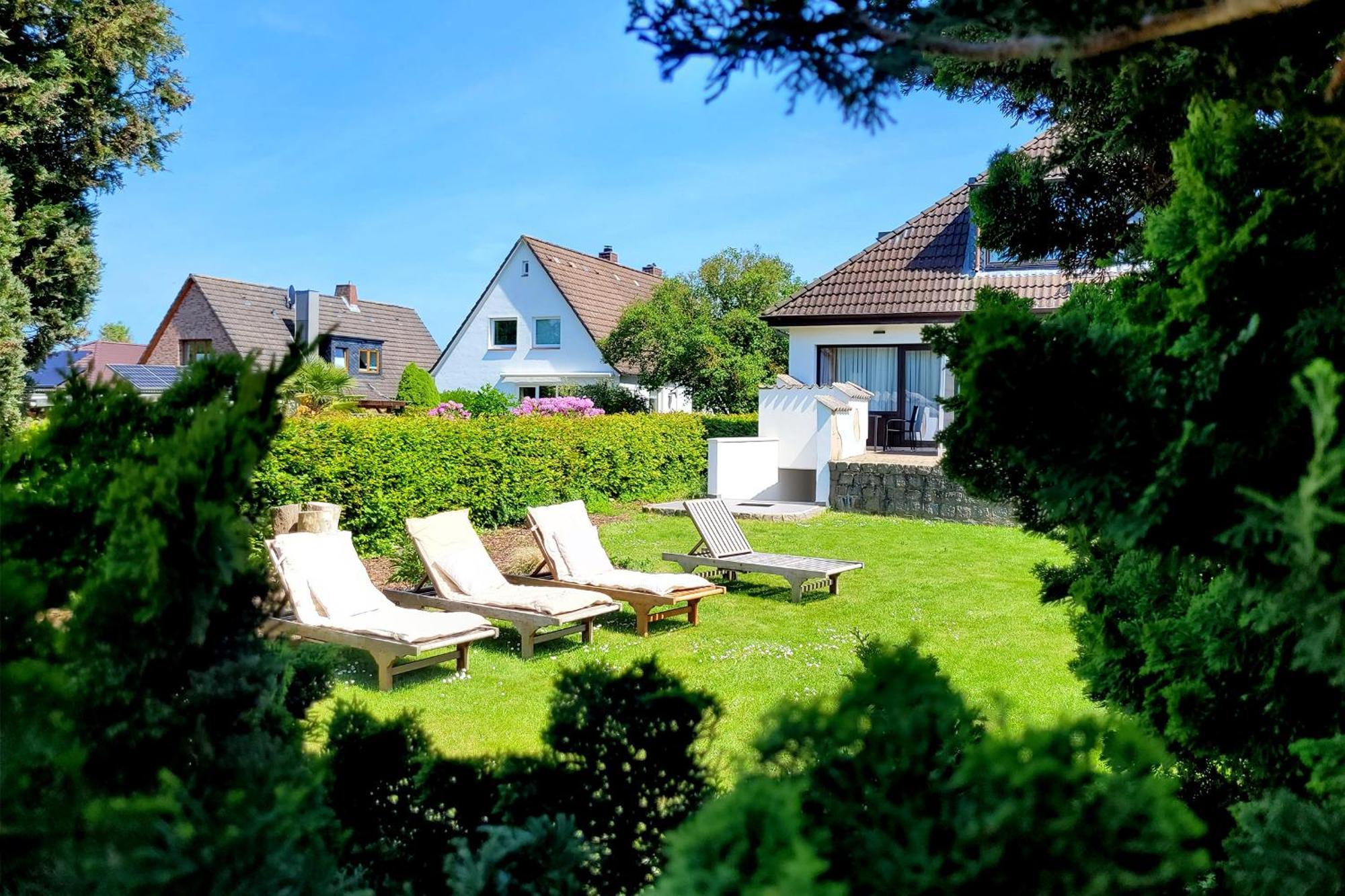 Nur 7 Gehminuten Zum Strand, Sehr Hochwertige Ferienwohnung Mit Terrasse In Ruhiger Lage, Inklusive Parkplatz Und Fahrradunterstellplatz Laesst Keine Wuensche Offen Scharbeutz Exteriör bild